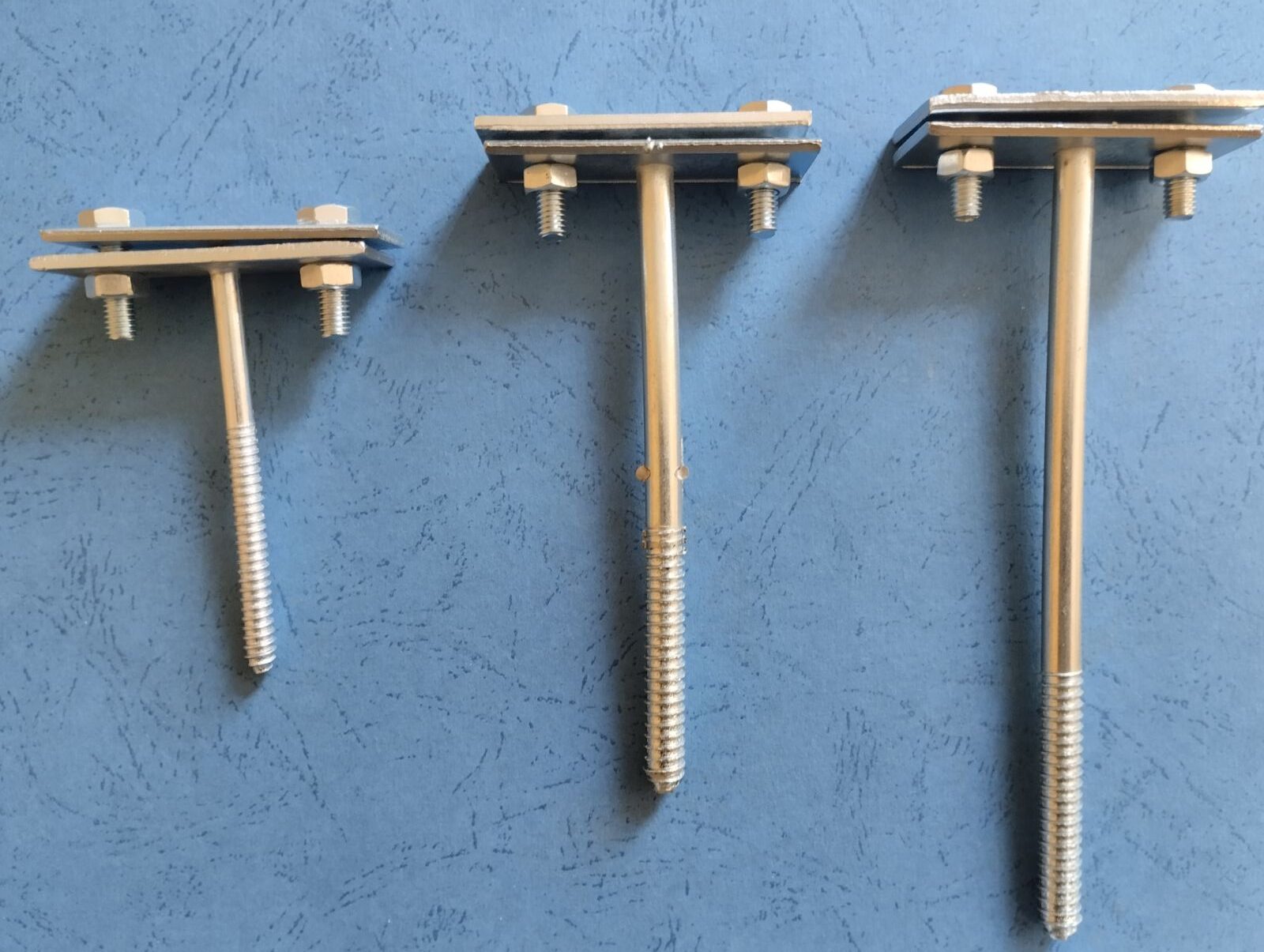 Potpore za vodove - oblik A sa navojem za drvo