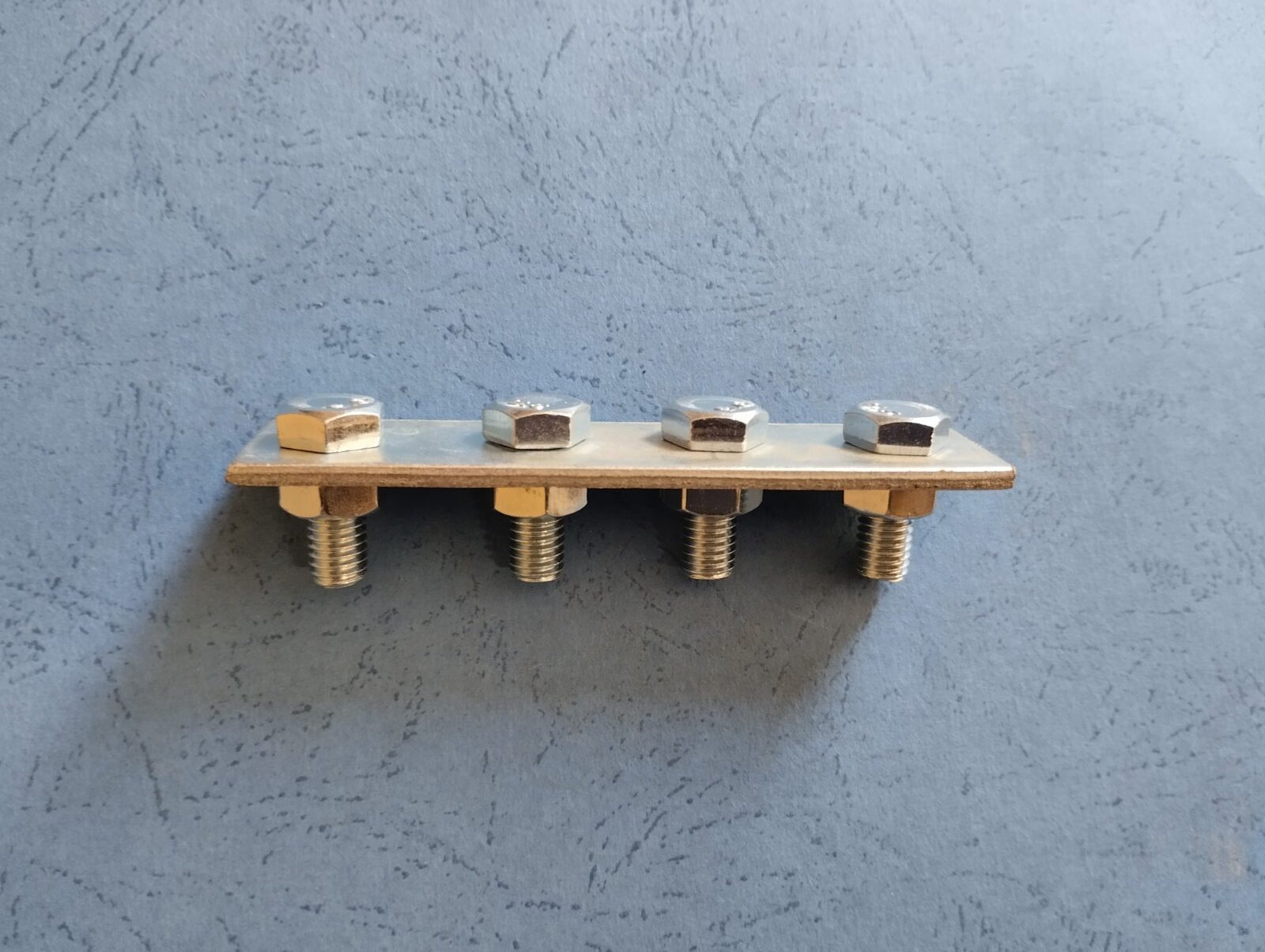 Priključnik trake za metalne mase - oblik A